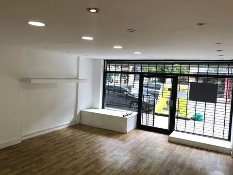 Rosario al 100 - Local comercial con subsuelo Amplia vidriera - Caballito VENTA