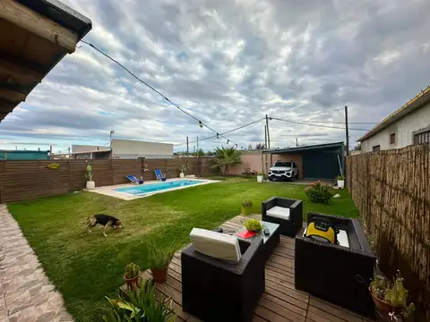 Casa en Venta con 2 cocheras