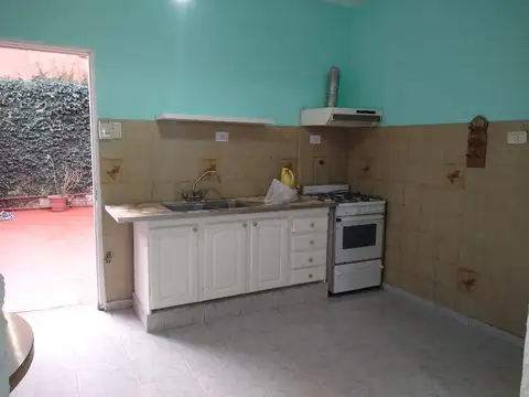 Casa 3 ambientes con 1 baño