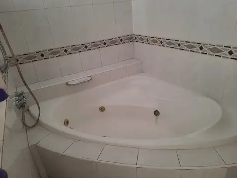 Departamento 5 ambientes con 4 baños