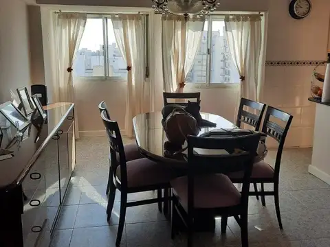 Departamento 5 Ambientes En Dúplex Con Cochera, Zona La Perla