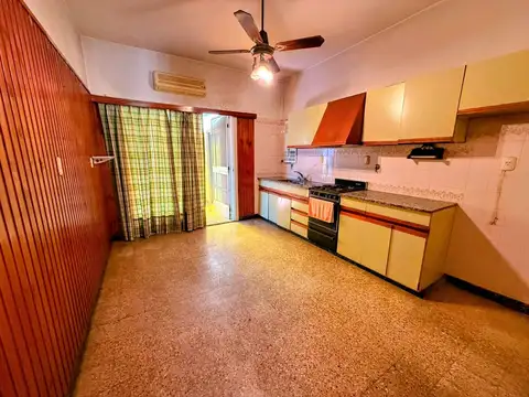 Depto Tipo Casa en Venta 52 años