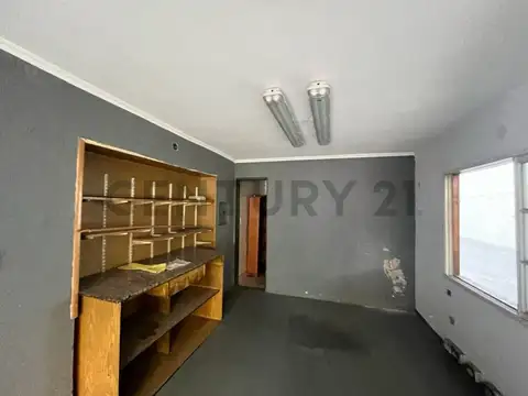 José León Suárez 2100, Piso 0