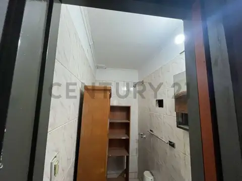 José León Suárez 2100, Piso 0