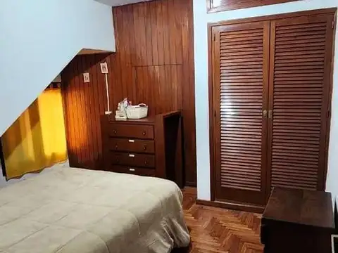 Casa 7 ambientes con 3 baños
