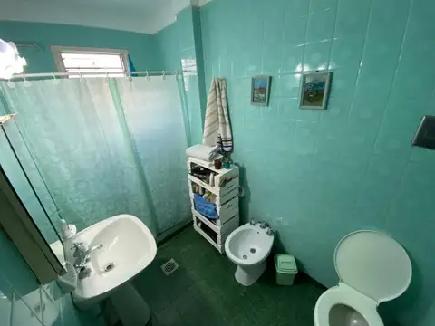 Complejo a la venta: Casa de 3 amb y deptos de 2 amb Mar del tuyu calle 3 entre 70 y 71