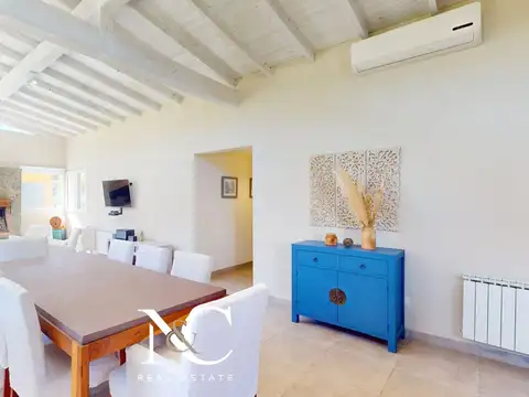 Casa 4 ambientes con 2 baños