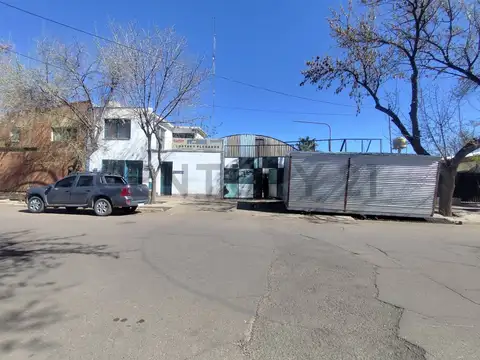 Venta Galpón con Oficinas
