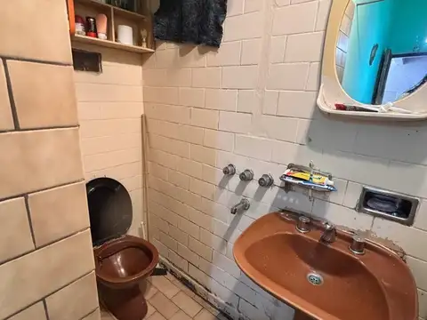 VENTA DE LOCAL A LA CALLE-A MTS DEL CRUCE ALBERDI