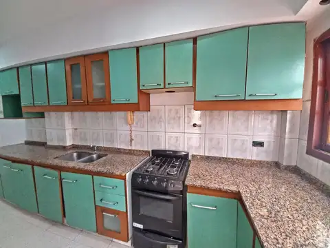 Depto Tipo Casa 4 ambientes con 2 baños