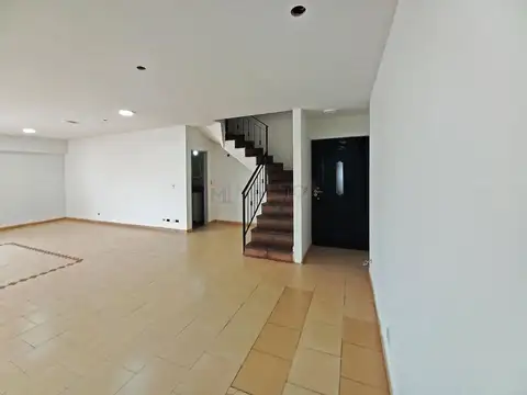 Depto Tipo Casa en Alquiler 40 años
