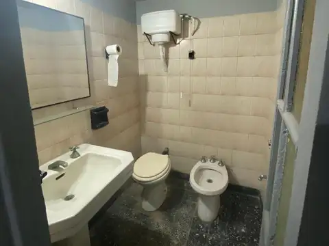 Depto Tipo Casa en Alquiler en Ramos Mejia, $ 380.000