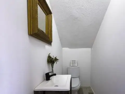 Casa en Alquiler con 1 cochera