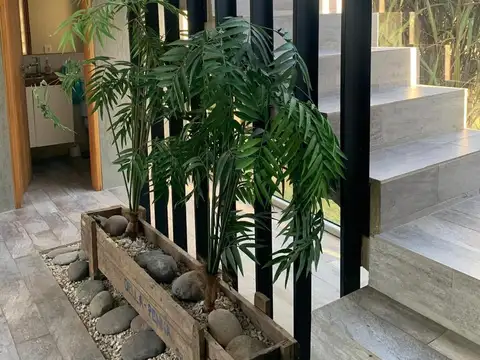 Casa en Alquiler Temporal con 4 cocheras