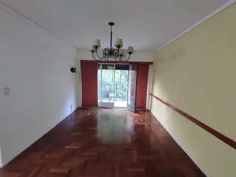 Departamento de 3 ambientes en alquiler con balcón