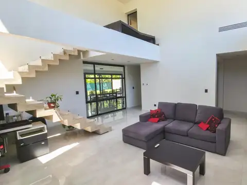 Casa en Venta en Centenario, USD 690.000