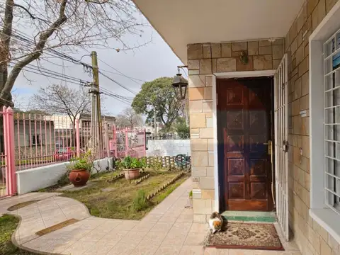 VENTA CASA CON APARTAMENTOS EN UN PADRÓN EN BUCEO