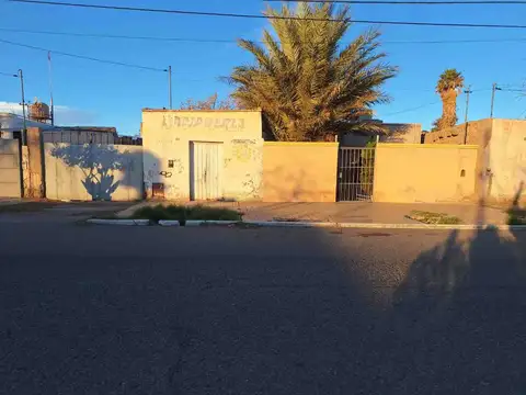 TERRENO CON CASA A DEMOLER, CAPITAL