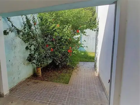 Casa 3 ambientes con 1 baño