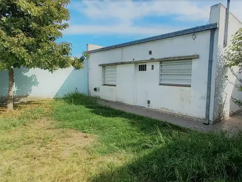 Casa en Alquiler con 1 cochera