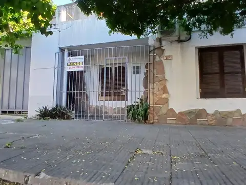 P. Iglesias: Vde. casa c/Santiago del Estero 827