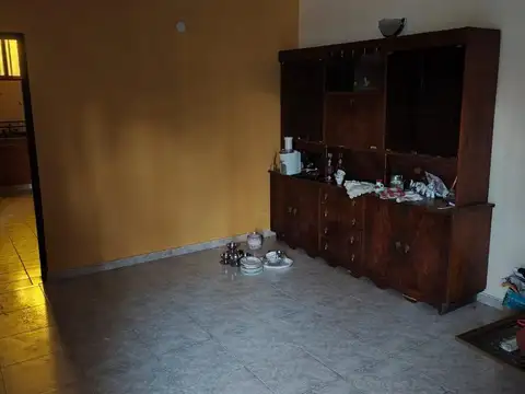 Casa 4 ambientes con 1 baño