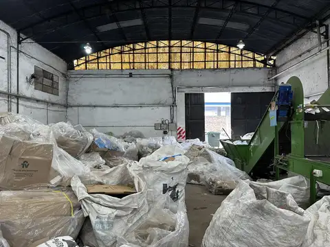 Galpon en Venta 62  mts Frente