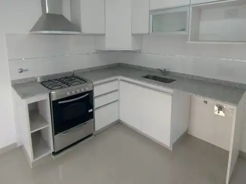 Venta de PH de 2 amb , expensas bajas , por escalera, con balcones. Villa Devoto