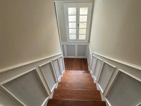 Casa 7 ambientes con 2 baños