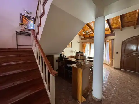 Casa 5 ambientes con 3 baños