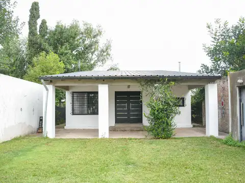Casa en alquiler en barrio Los Pinos Villa Amelia