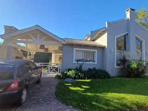 Casa 5 ambientes con 3 baños