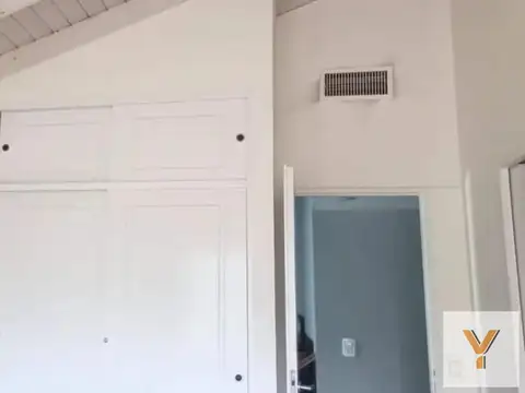 Casa en Venta con 4 cocheras