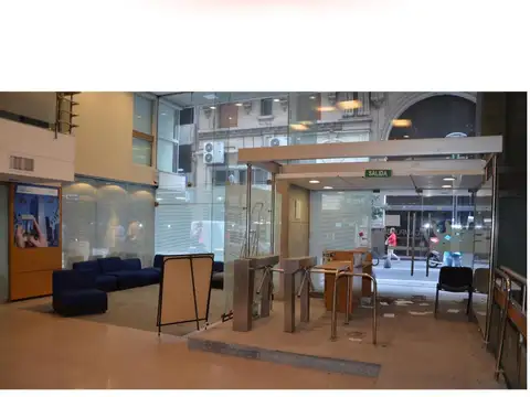 Oficina 11 ambientes con 10 baños