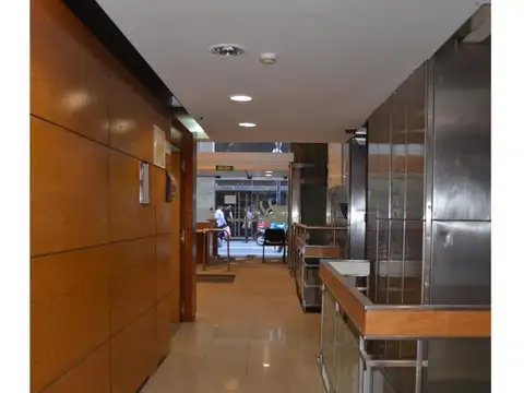 Oficina en Alquiler con 2 cocheras