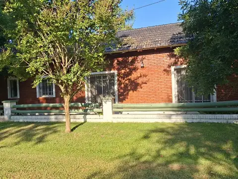 VENTA CASA PARQUE Y PISCINA VILLA AMELIA