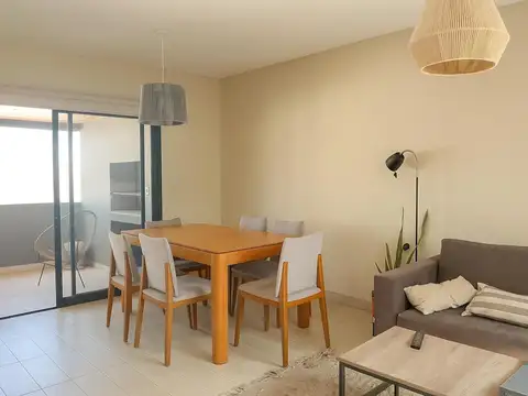 Departamento de 2 dorms con balcón y parrilla en Barrio Sur