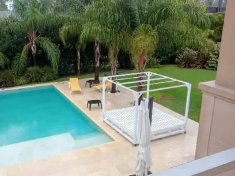 Alquiler permanente amueblada, casa  con 4 dormitorios - Barrio cerrado Kentucky -Funes