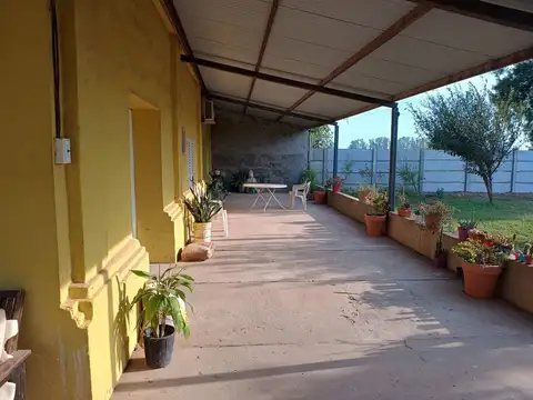 Casa en Alquiler con 1 cochera