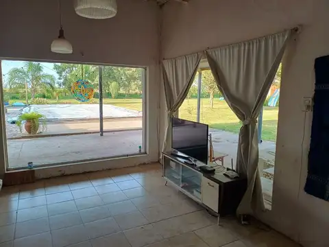 ALQUILER / CASA Y CAMPO / COL RAQUEL
