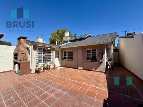 Depto Tipo Casa en Venta en Adrogue, USD 115.000