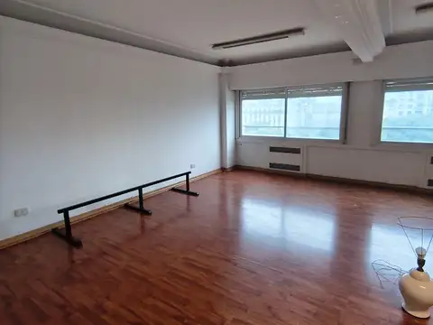 AMPLIO DEPARTAMENTO - 2 DORMITORIOS CON PLACARD - POSIBILIDAD DE 3º DORMITORIO  - MUCHA LUZ