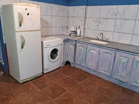 Venta Casa con piscina y departamento arriba