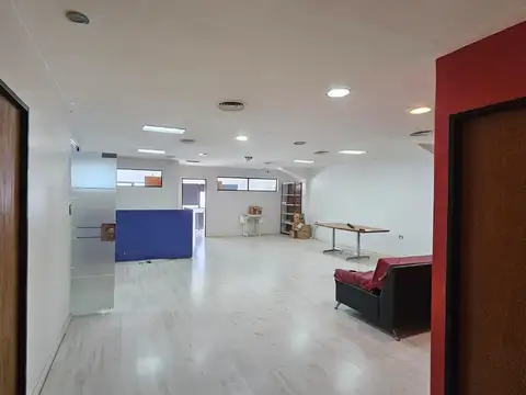 Oficina en Alquiler en Morón, $ 2.000.000