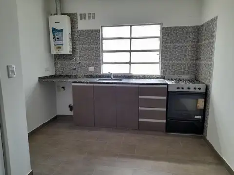 Depto Tipo Casa 2 ambientes con 1 baño