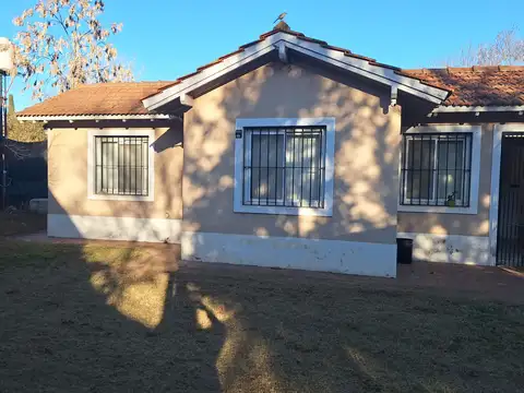 CASA DE 4 amb  -PILAR A MTS ACCESO Pilar-APTO CREDITO-