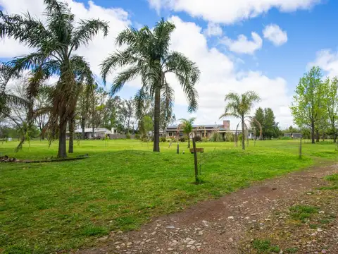 VENTA/PERMUTA: Casa quinta 2 dormitorios con piscina y quincho. Soldini