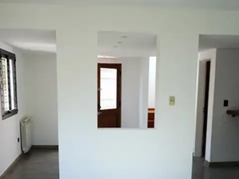 Casa 4 ambientes con 1 baño