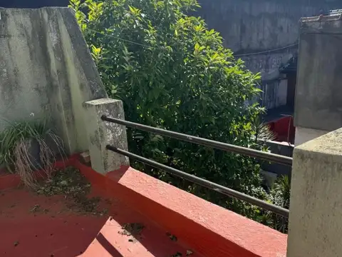 Depto Tipo Casa 5 ambientes con 1 baño