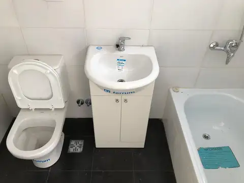 Del Valle Iberlucea 5200, Piso PB